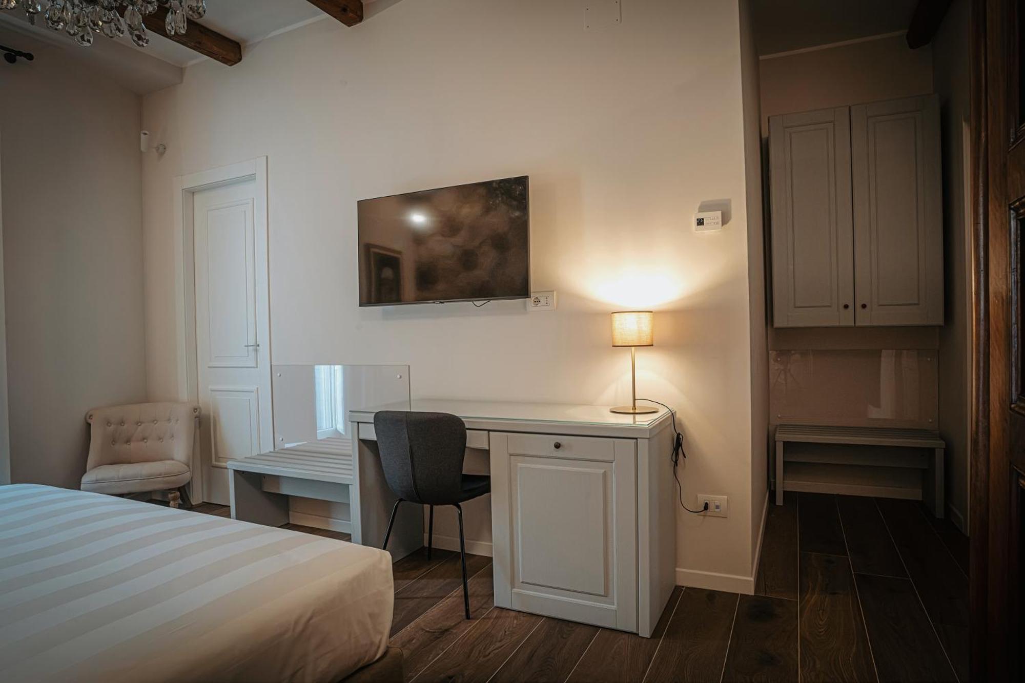 Dimora Lombardi Hotel Matera Bagian luar foto
